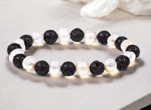 Parel en lavasteen armband