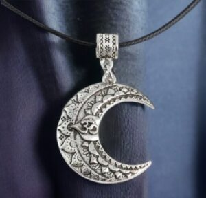 Ohm halve maan ketting