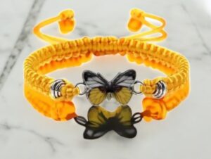 Gele vlinder armband