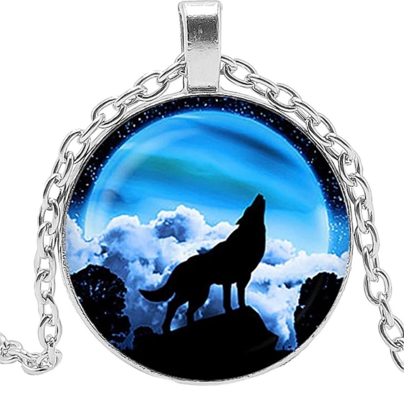 Zilverkleurige Ketting met Siberische Wolf en Wolken - Spiritueel & Spiritualiteit - Spiritueelboek.nl