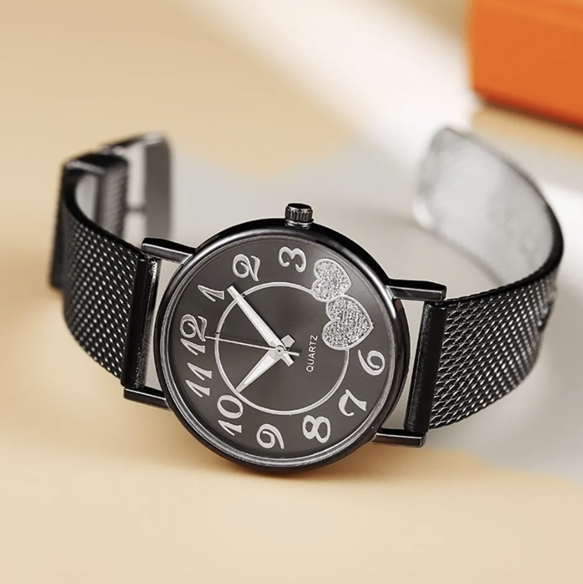 Zwart Horloge met Hartjes - Sieraden - Spiritueelboek.nl