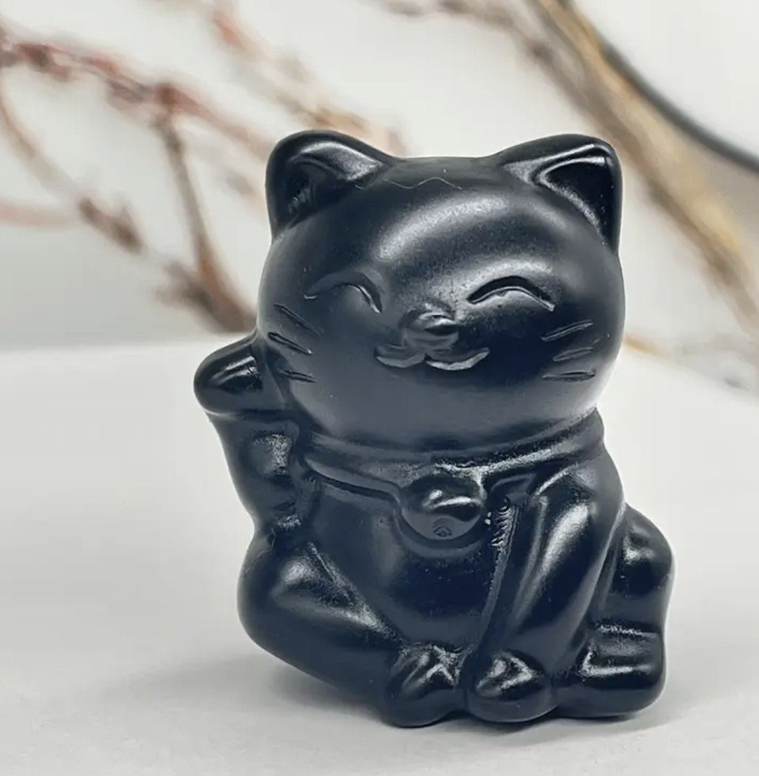 Gelukskat Obsidian Ornament