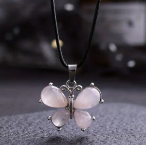 Rozenkwarts vlinder ketting