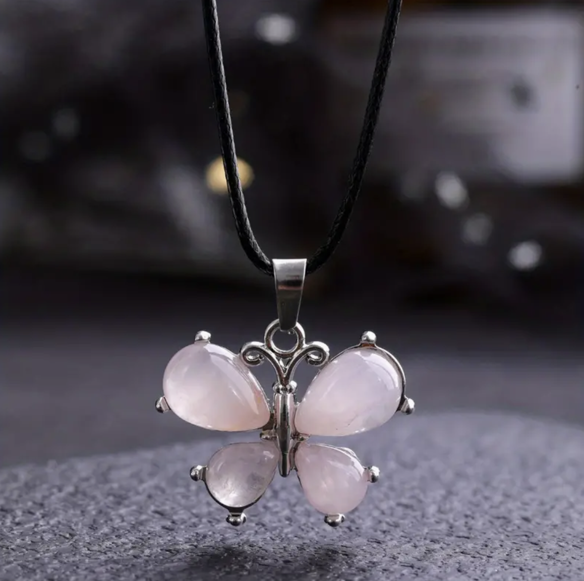 Rozenkwarts vlinder ketting