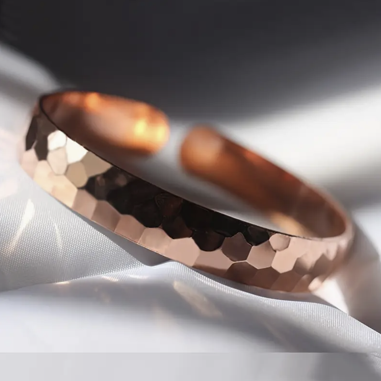 Koper gehamerde armband