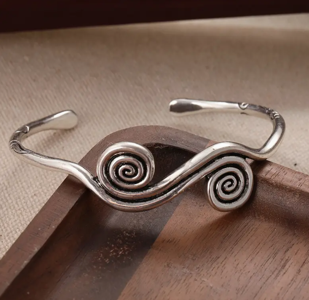 Zilverkleurige Spiraal Armband