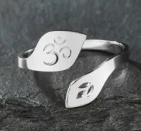 Zilverkleurige Ring OHM Blad