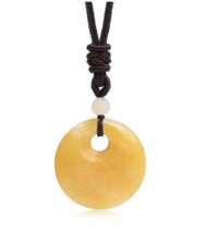 gele jade hanger